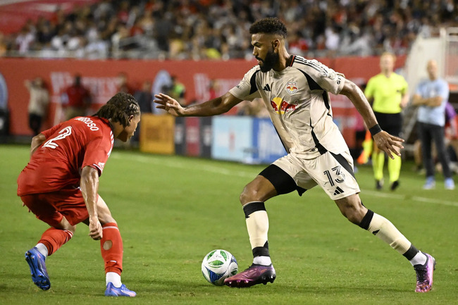 Màn chạm trán nảy lửa giữa Chivas Guadalajara vs Charlotte FC