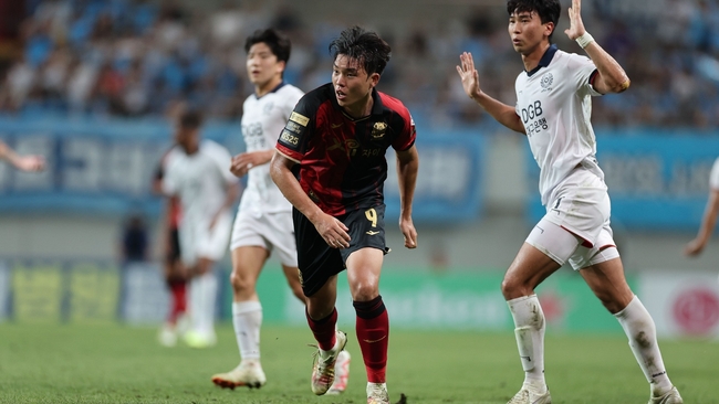 Màn chạm trán nảy lửa giữa FC Seoul vs Daegu FC